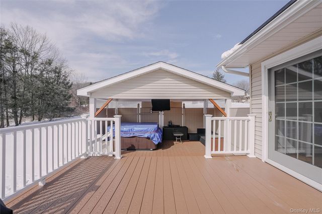 410 Vineyard Avenue, Highland, NY 12528