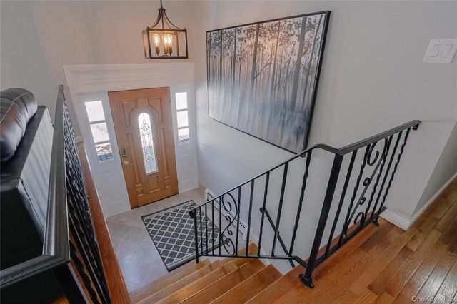 410 Vineyard Avenue, Highland, NY 12528