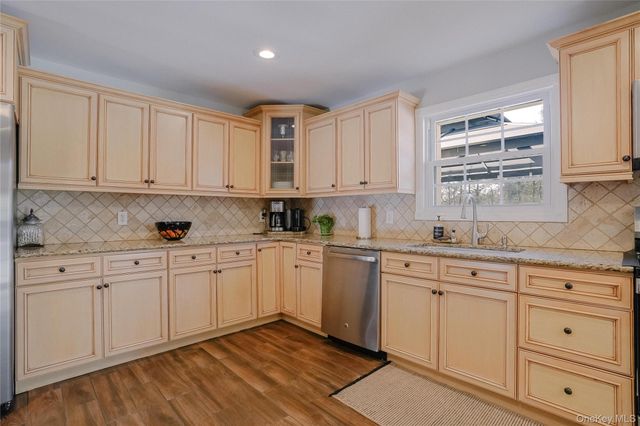 410 Vineyard Avenue, Highland, NY 12528