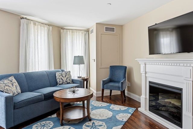 1 Ocean Avenue 307, 2, York, ME 03909