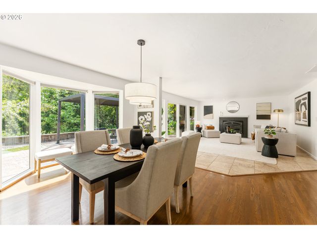 8835 Sw Becker Dr, Portland, OR 97223