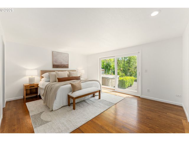 8835 Sw Becker Dr, Portland, OR 97223