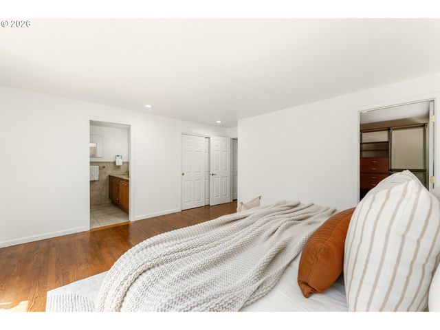 8835 Sw Becker Dr, Portland, OR 97223