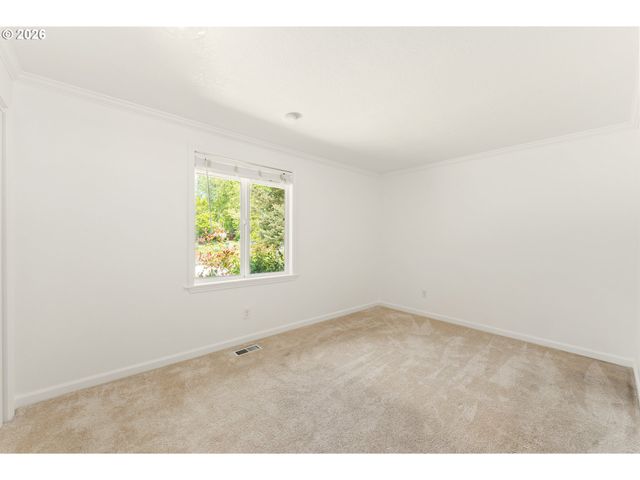 8835 Sw Becker Dr, Portland, OR 97223