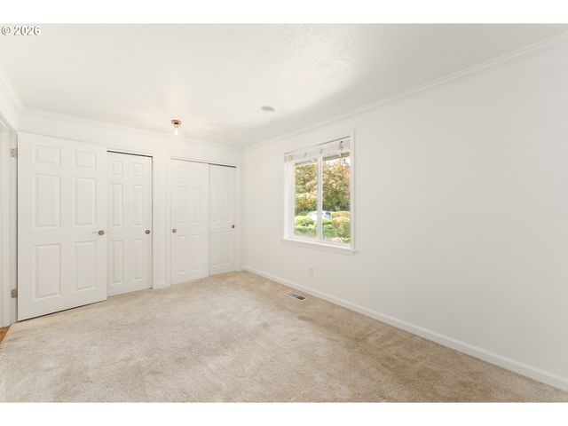 8835 Sw Becker Dr, Portland, OR 97223