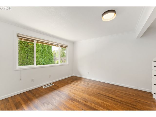 8835 Sw Becker Dr, Portland, OR 97223