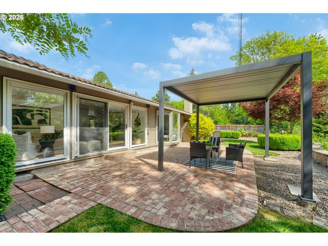 8835 Sw Becker Dr, Portland, OR 97223