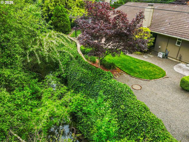 8835 Sw Becker Dr, Portland, OR 97223