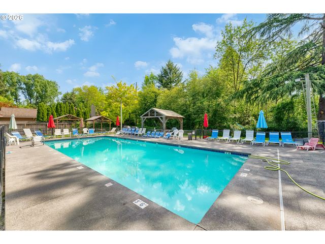 8835 Sw Becker Dr, Portland, OR 97223