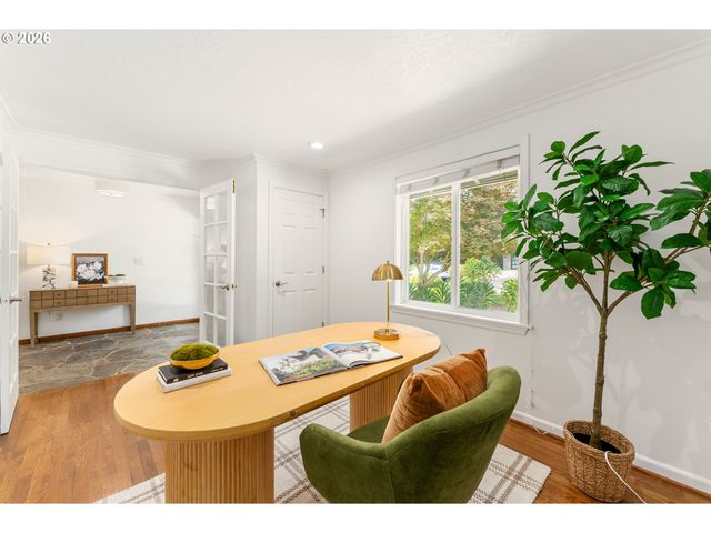8835 Sw Becker Dr, Portland, OR 97223