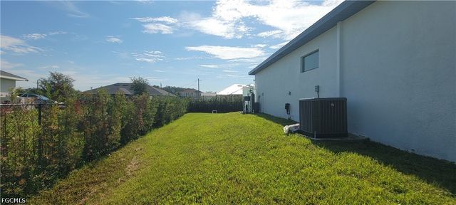 1906 Veinna ST, Lehigh Acres, FL 33972