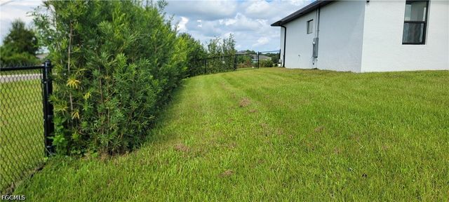 1906 Veinna ST, Lehigh Acres, FL 33972