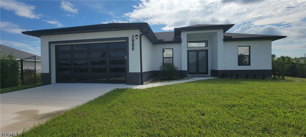 1906 Veinna ST, Lehigh Acres, FL 33972