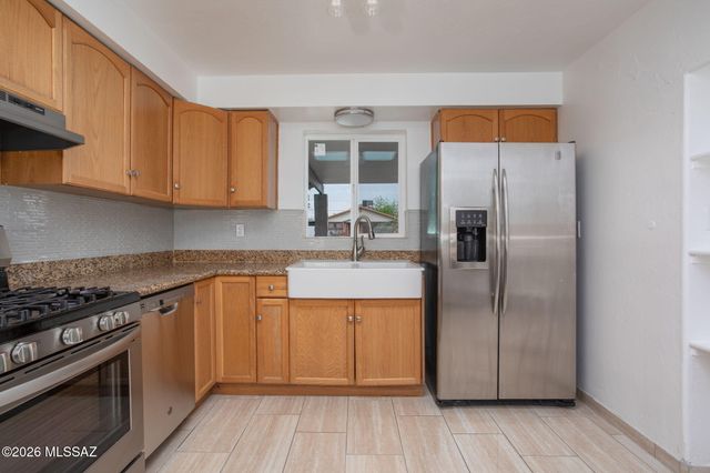 5825 E 1st Street, Tucson, AZ 85711