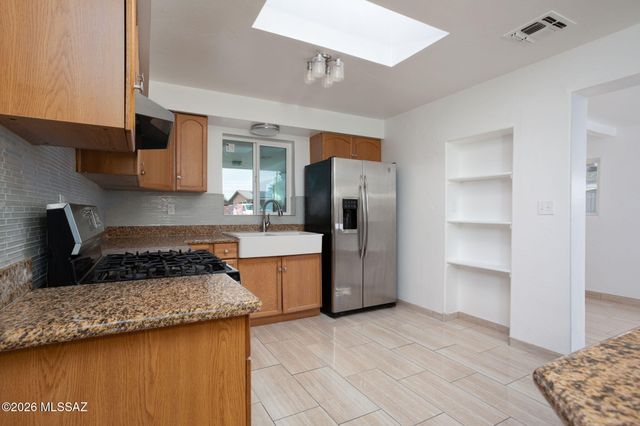 5825 E 1st Street, Tucson, AZ 85711