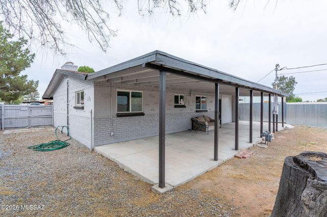 5825 E 1st Street, Tucson, AZ 85711