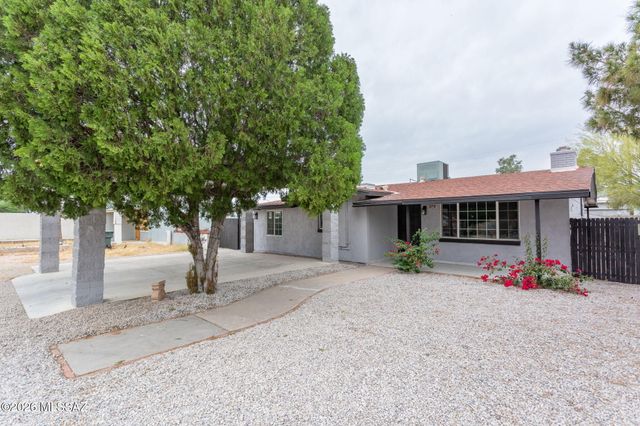 5825 E 1st Street, Tucson, AZ 85711