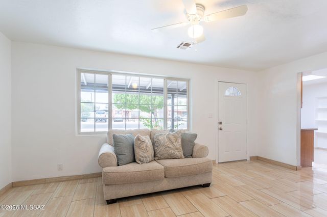 5825 E 1st Street, Tucson, AZ 85711