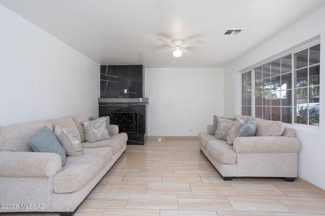5825 E 1st Street, Tucson, AZ 85711