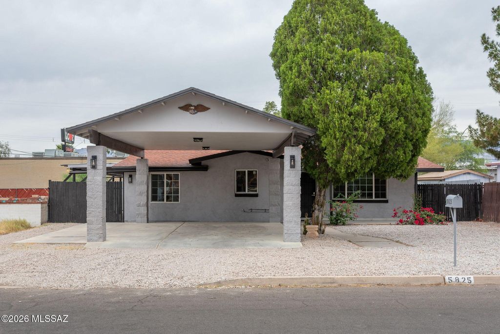 5825 E 1st Street, Tucson, AZ 85711