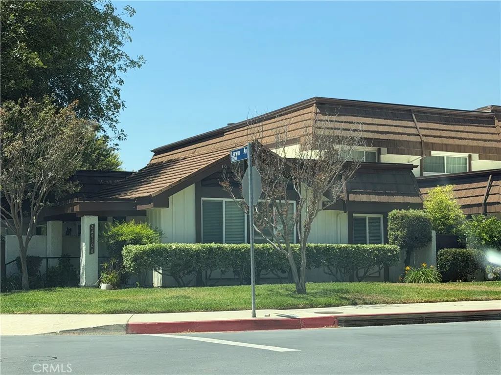 22410 Jeffrey Mark Court, Chatsworth, CA 91311
