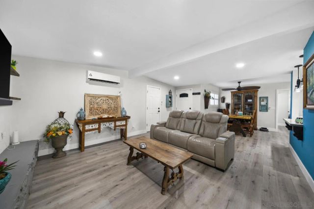 3884 Mount Abraham, San Diego, CA 92111