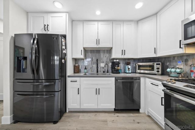 3884 Mount Abraham, San Diego, CA 92111
