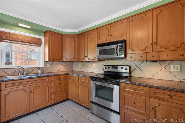 1529 Hillcrest Drive, Bartlesville, OK 74003