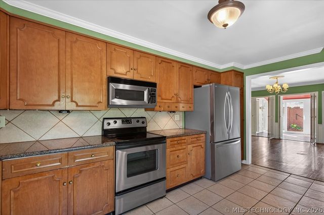 1529 Hillcrest Drive, Bartlesville, OK 74003