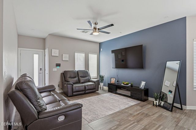 123 VIA ROJAS Drive, Horizon City, TX 79928