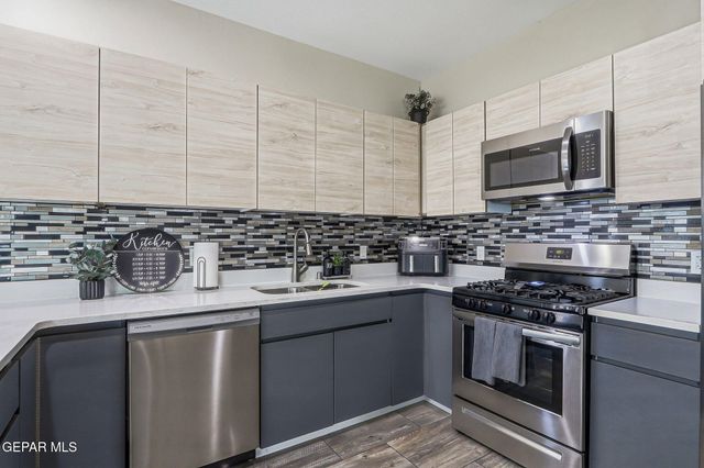 123 VIA ROJAS Drive, Horizon City, TX 79928