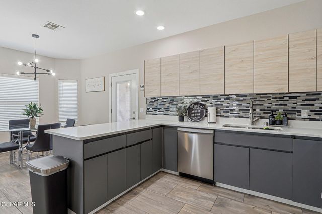 123 VIA ROJAS Drive, Horizon City, TX 79928