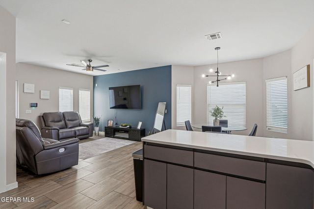 123 VIA ROJAS Drive, Horizon City, TX 79928