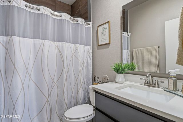 123 VIA ROJAS Drive, Horizon City, TX 79928