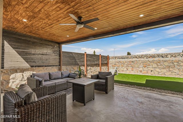 123 VIA ROJAS Drive, Horizon City, TX 79928