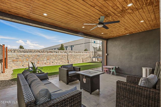 123 VIA ROJAS Drive, Horizon City, TX 79928