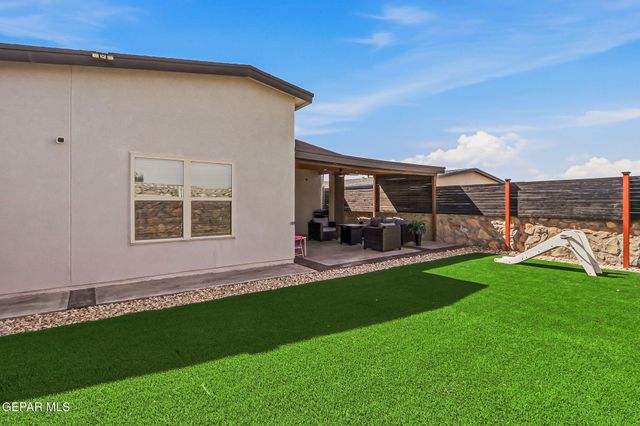 123 VIA ROJAS Drive, Horizon City, TX 79928