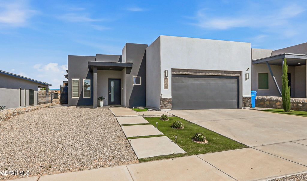 123 VIA ROJAS Drive, Horizon City, TX 79928