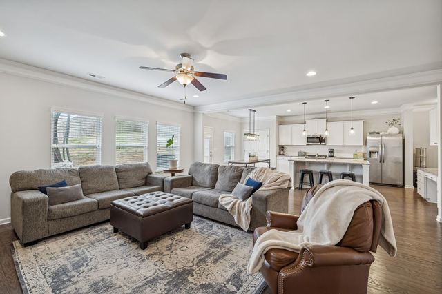 3003 Persimmon St, Columbia, TN 38401