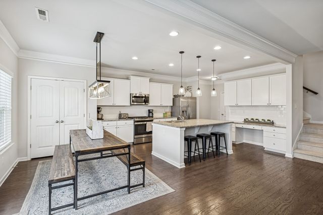 3003 Persimmon St, Columbia, TN 38401