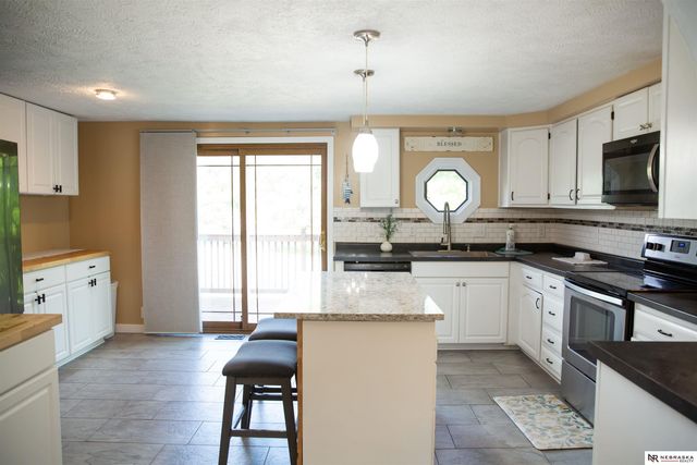 8302 Howe Court, Plattsmouth, NE 68048
