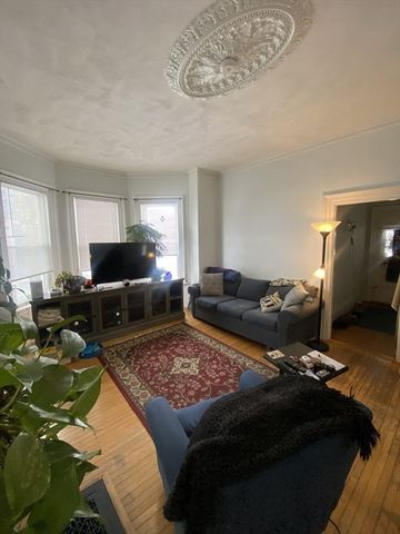 125 Lincoln Ave, Quincy, MA 02170