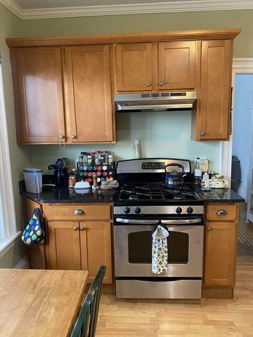 125 Lincoln Ave, Quincy, MA 02170