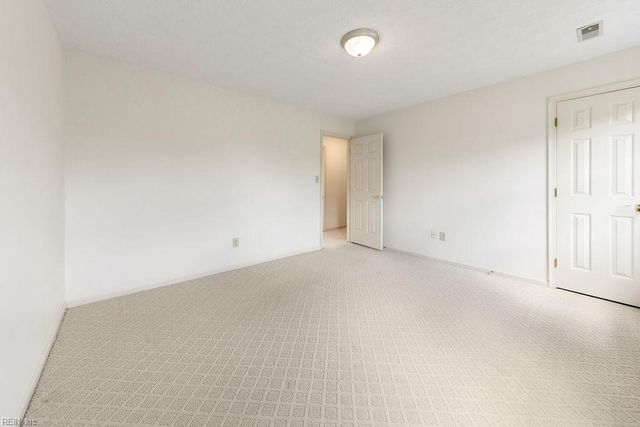 302 Wildey RD, Seaford, VA 23696