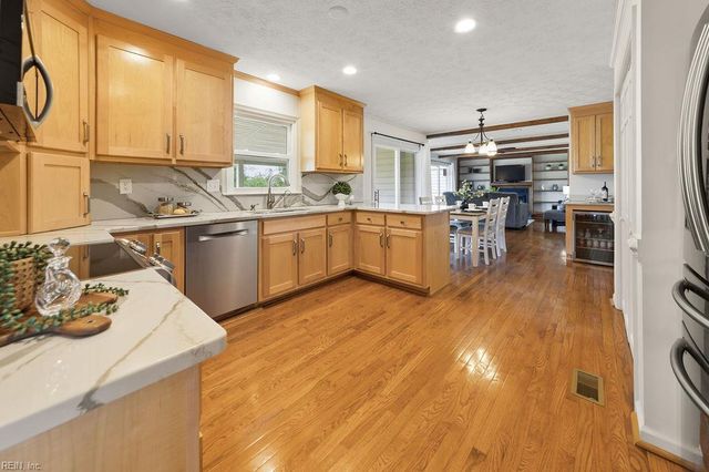 302 Wildey RD, Seaford, VA 23696