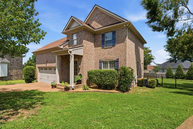 105 Porter Ct, Hendersonville, TN 37075