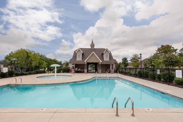 105 Porter Ct, Hendersonville, TN 37075