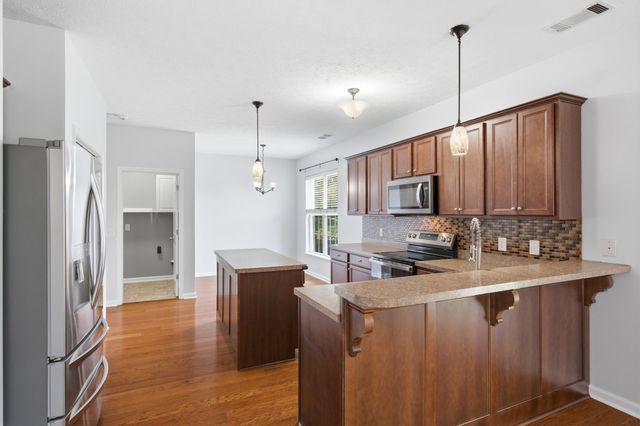 105 Porter Ct, Hendersonville, TN 37075