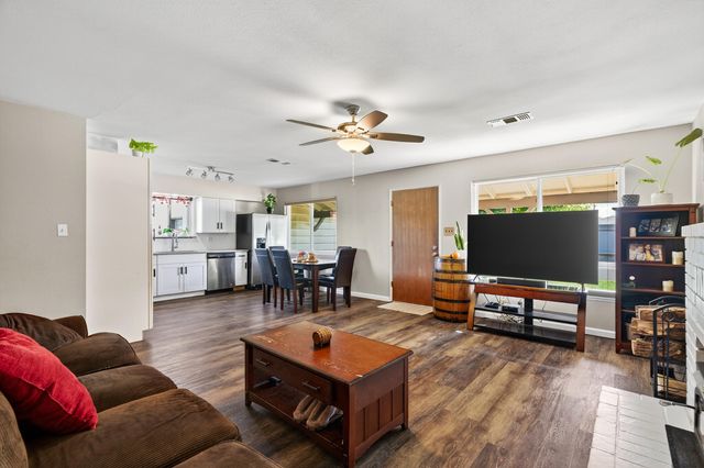 2006 Wilder Drive, Redding, CA 96001