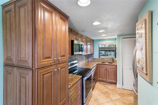 2390 OCEAN SHORE BOULEVARD 1040, Ormond Beach, FL 32176